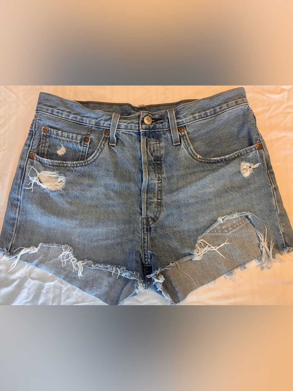 Levi’s 501 Original Distressed Cutoff Denim Shorts Women’s W30 High Rise Light - Picture 1 of 8